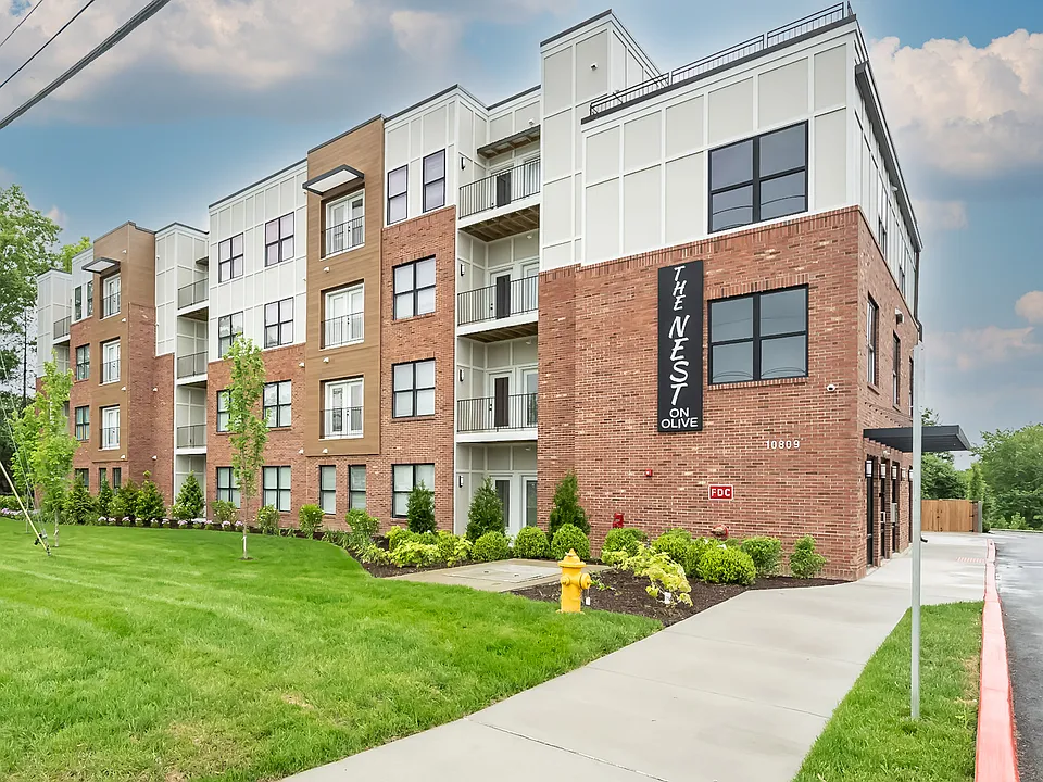 10819 Olive Blvd #301