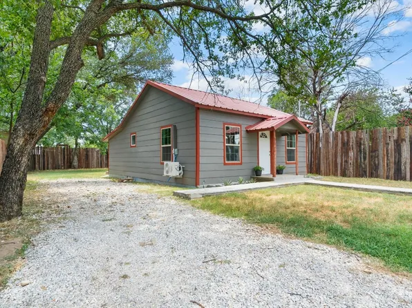 350 W Walnut St, Stephenville, TX 76401