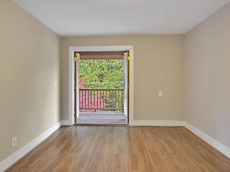195 Powell St SE #10 — Photo 4