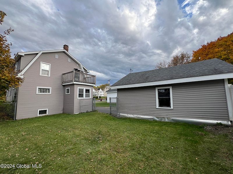 5th image of 65 Helwig Street