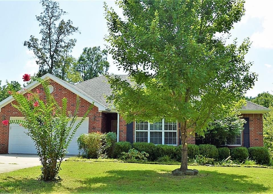 1st image of 51 Cranfield Dr