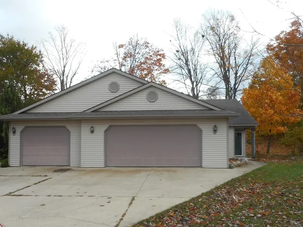 400-402 Manahan Dr, Angola, IN 46703