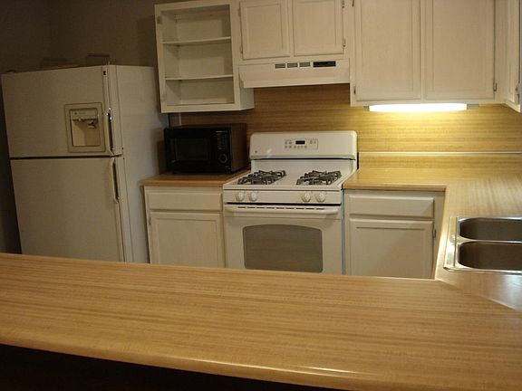 290 Toweridge-kitchen