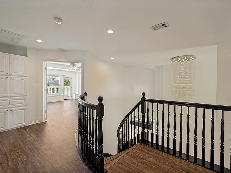 1419 Biltmore Ct — Photo 7