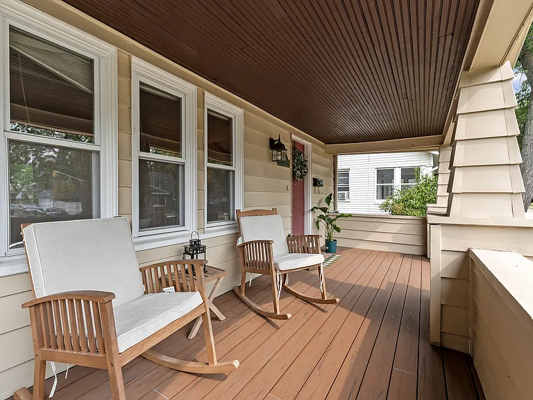 1034 Mohawk Ave — Photo 3