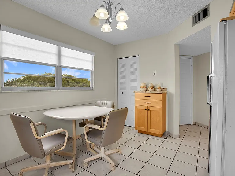 1605 Abaco Dr #M4 — Photo 5