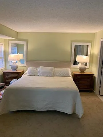 Primary en suite bedroom
