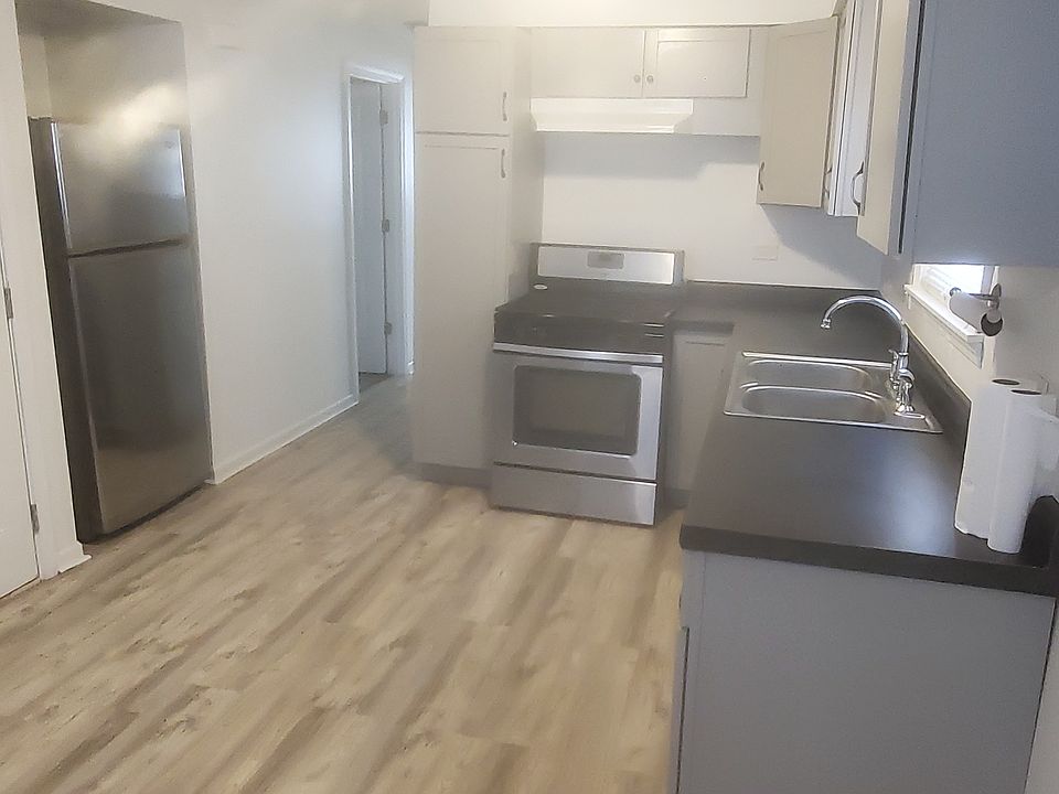 1st image of 710 Sibley Blvd