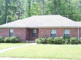 8219 Oxford Valley Dr, Mabelvale, AR 72103