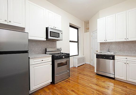 3rd image of 205 E 94th St APT 4RW