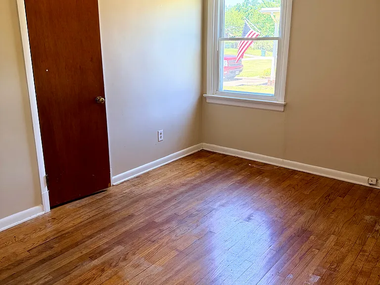 16 Eastlake Dr — Photo 9