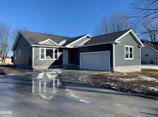 1246 Gore Dr, Harsens Island, MI 48028