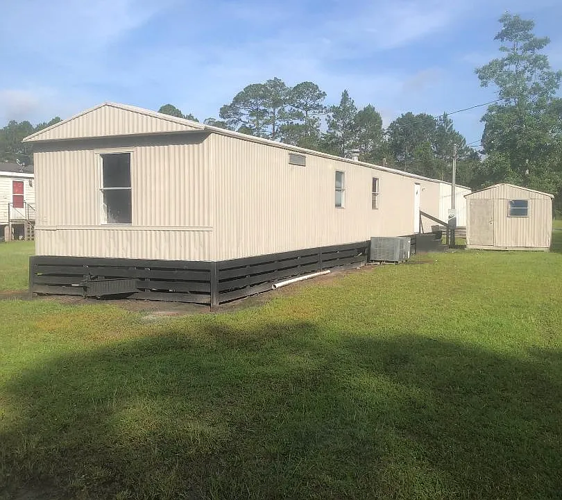 11 NE Stewart Pines Loop
