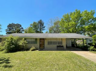 414 Springdale Dr, Columbus, MS 39702