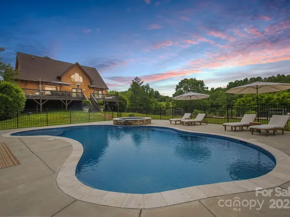 6500 Duck Creek Rd, Lenoir, NC 28645