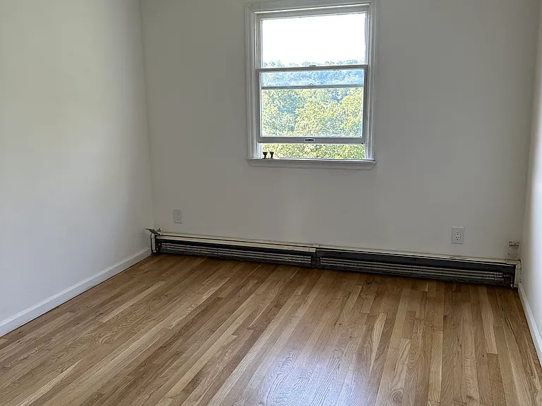 157 Bennett Ave — Photo 9