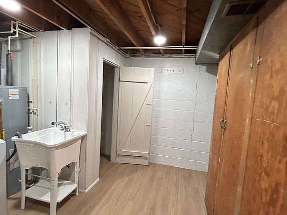 5th image of 7508 School Ave