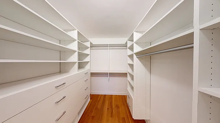 Rented by AZ REALTY NYC LLC | media 9