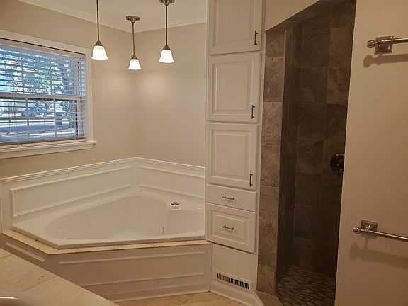 Master bath whirlpool tub.