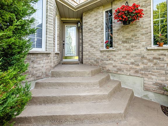 3rd image of 5 Kelsey Cres