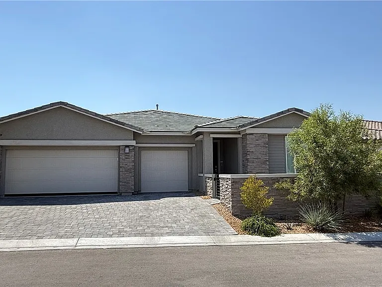 7491 Bonnie Piper St — Photo 1