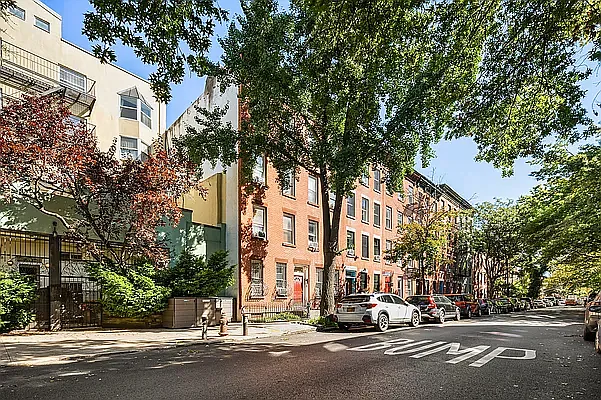 Rented by Ameralis Group Real Estate Inc | media 15