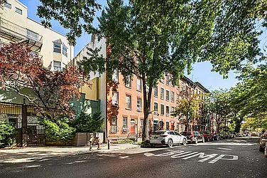 Rented by Ameralis Group Real Estate Inc