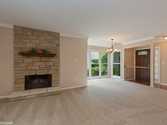 3rd image of 30 Whittington Crse