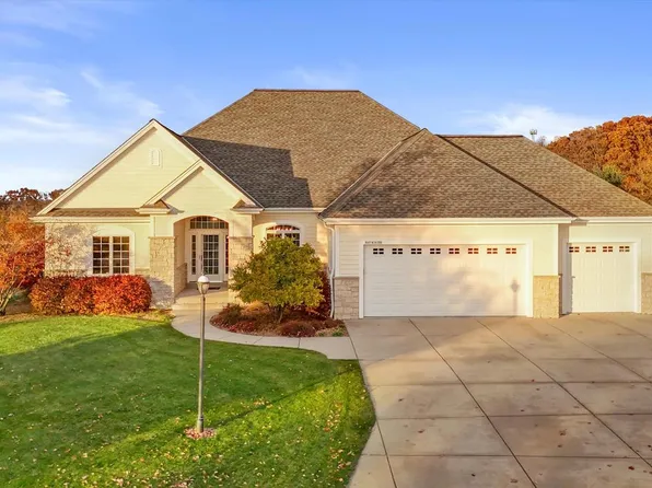 N49W18370 Green Meadow COURT, Menomonee Falls, WI 53051