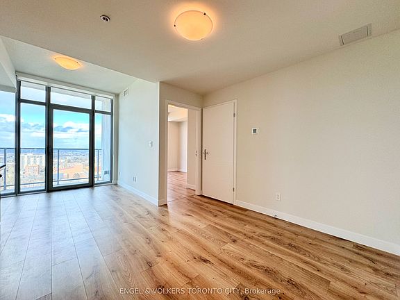 4th image of 60 Frederick St #2605