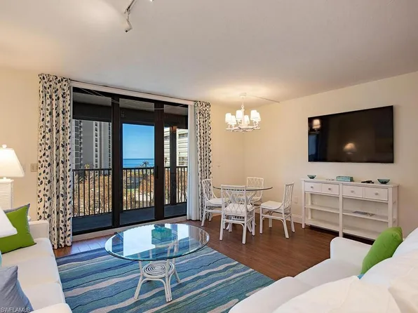 11030 Gulf Shore Dr APT 504, Naples, FL 34108