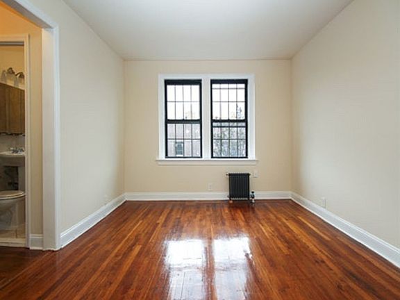 3rd image of 3751 79th St APT 6E