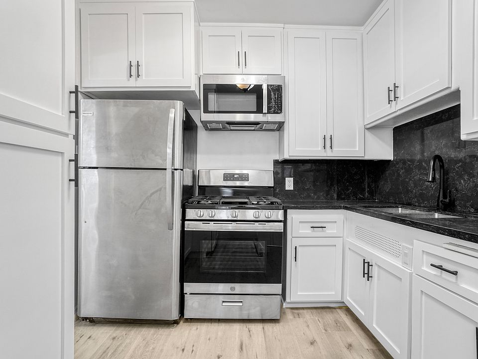 1st image of 10620 Holman Ave #3