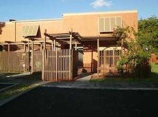 1451 Laguna Ln, Pembroke Pines, FL 33026