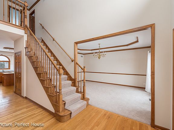 2nd image of 2635 Charlestowne Ln