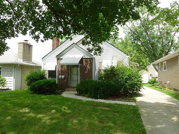 2nd image of 54 E Jeffrey Pl