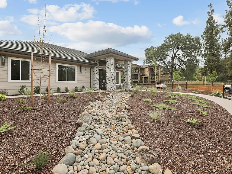 The Vue at Rocklin Ridge — Photo 21
