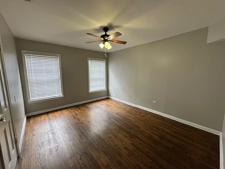 2600 McKenzie Ave — Photo 2