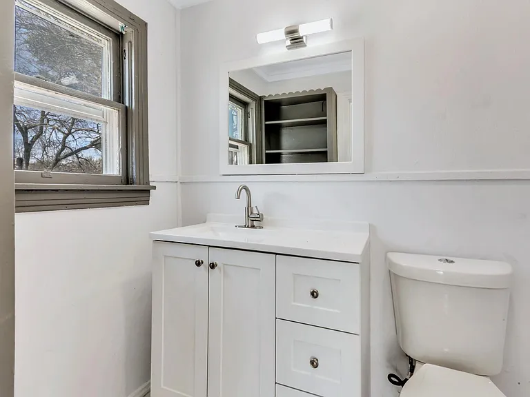 305 N Robinson St #D — Photo 26
