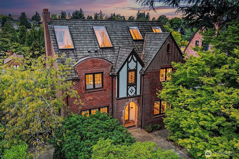 2nd image of 5201 NE 43rd Avenue