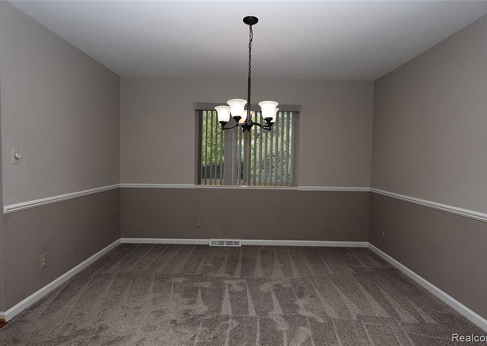 2301 Walnut Lake Rd, photo 12