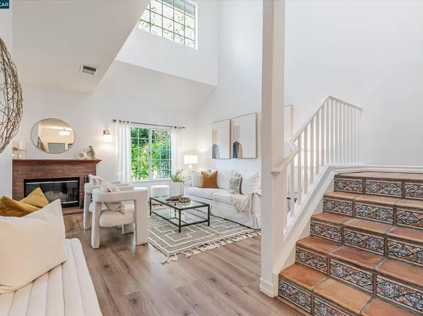 208 Country Meadows Ln, Danville, CA 94506