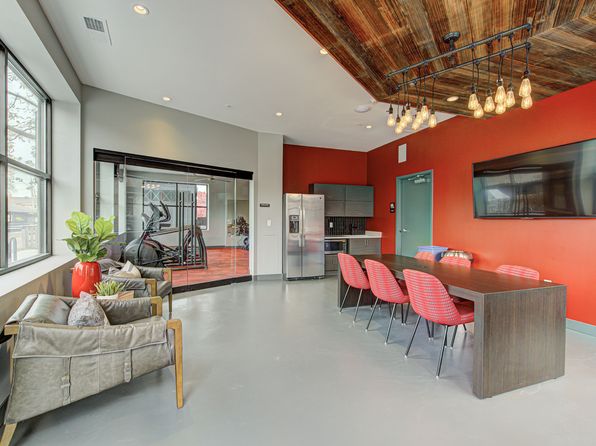 950 E 64th St APT 312