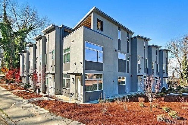 1st image of 1507 Lakeview Blvd E
