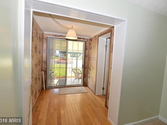 3rd image of 1128 Kuhn Ave