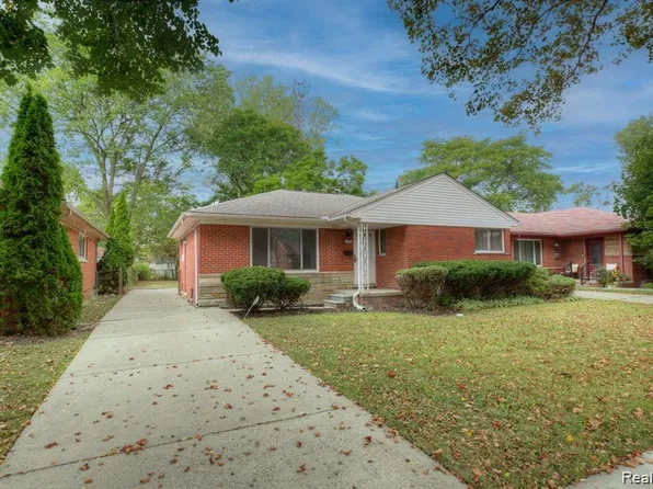 21661 Cloverlawn St, Oak Park, MI 48237