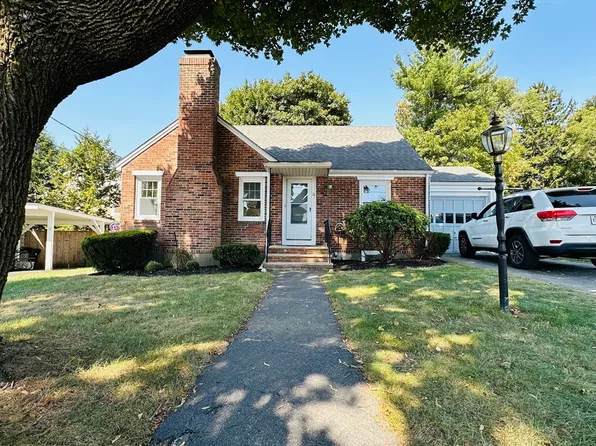 21 Puritan Rd, Watertown, MA 02472