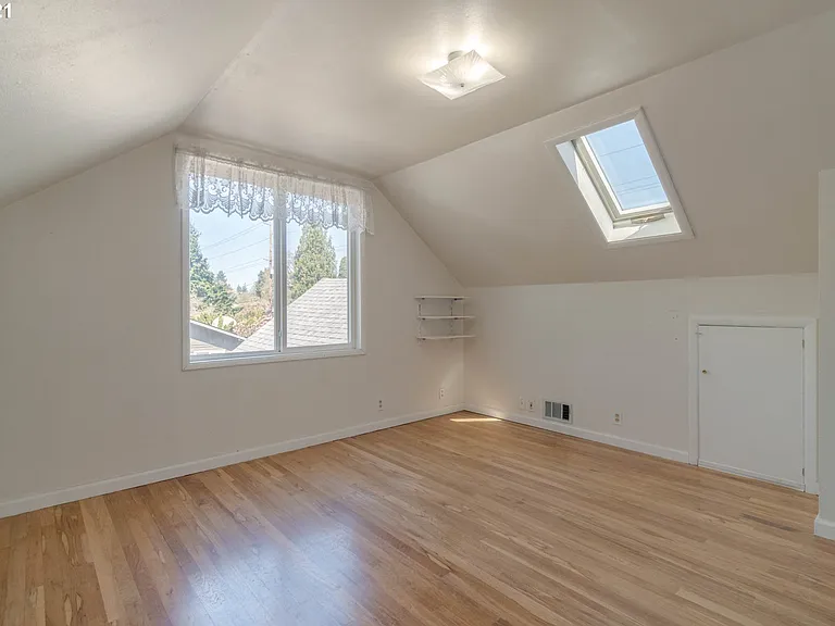 1335 Windsor Dr — Photo 13