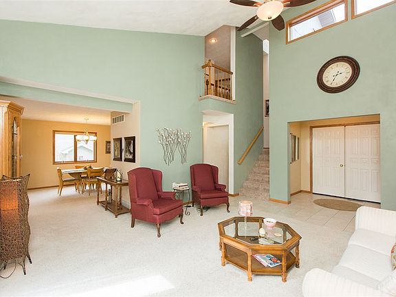 3rd image of 617 Stanwood Dr