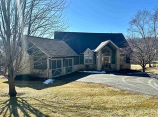 15 Augusta Dr, Galena, IL 61036